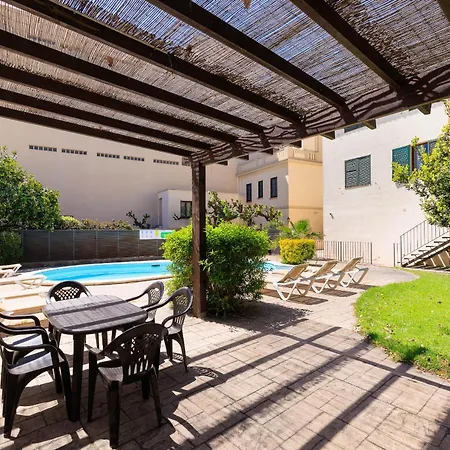 New Queens 1b Planetcostadorada Apartman